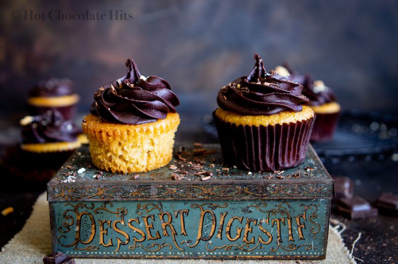 Fluffy Vanille Cupcakes (Eggless en optioneel Vegan)